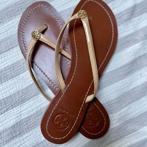 Tory Burch Patent Leather flip flop sandal, nude color, 8.5